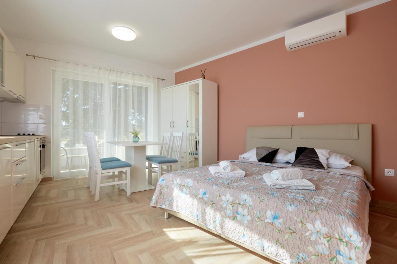 טוראני Apartments Nika מראה חיצוני תמונה